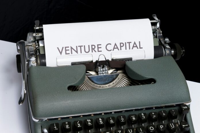 Venture-Capital-sigla-su-carta