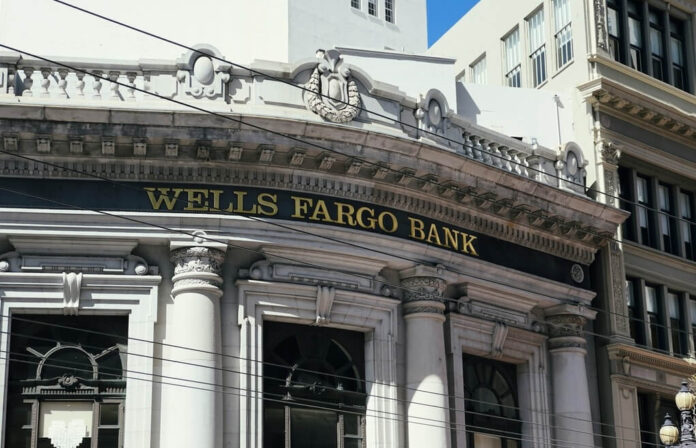 Wells-Fargo-bank-insegna
