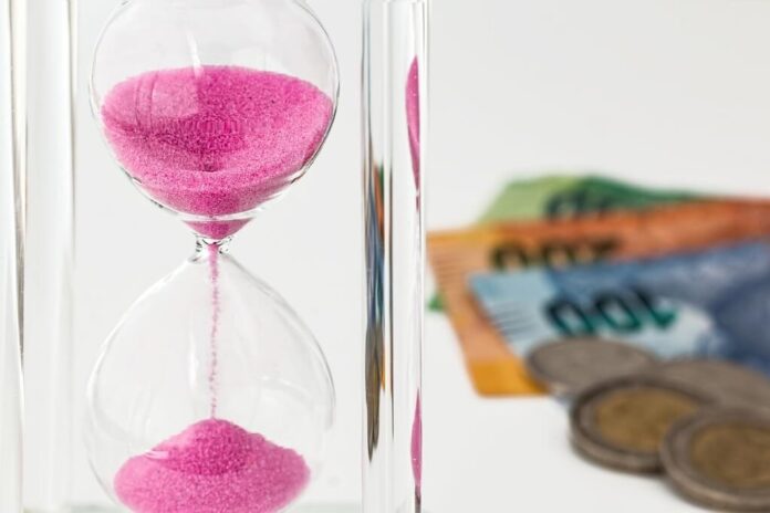 clessidra-banconote-euro-timing-pagamenti