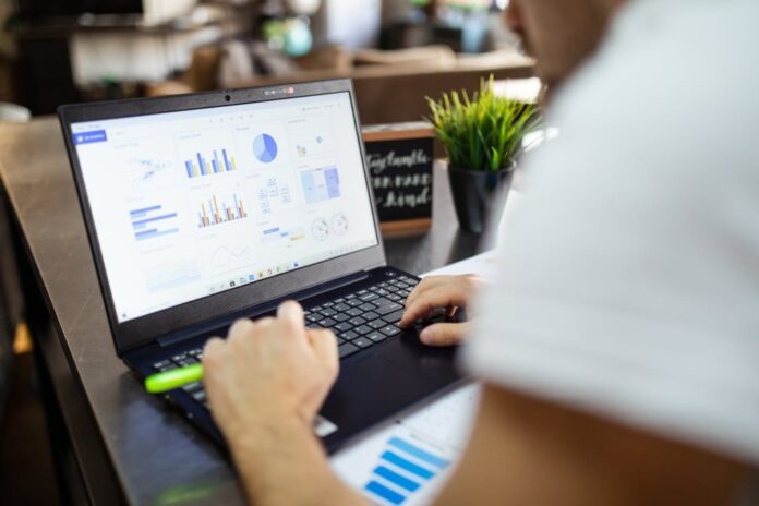 grafico-laptop-andamento-incerto