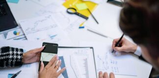 Analisi del bilancio Cerved 2025 con dati finanziari e risultati economici della società.