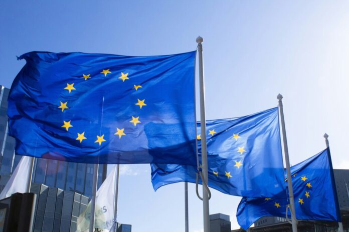 Europa-bandiere-vento