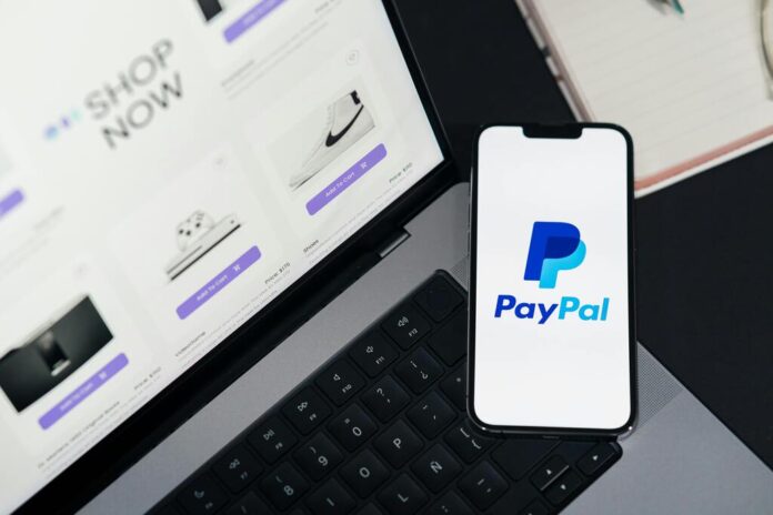 PayPal-smartphone-shopping-online