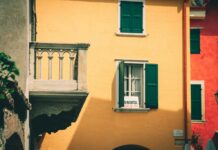 Mercato immobiliare e mutui in crescita nel 2024 casa-in-vendita-cartello