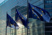 Europa: raggiunto accordo per direttiva sull’insolvenza UE-Bruxelles-bandiere-Europa