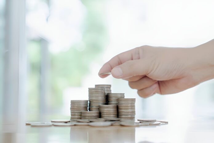 monete-pila-mano