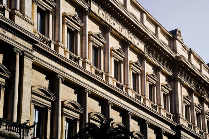 Banca-Italia-dettaglio-esterno