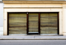 Liquidazioni giudiziali: leggera diminuzione nell’ultimo trimestre 2025 (-1,6%) Negozio-chiuso-serrande