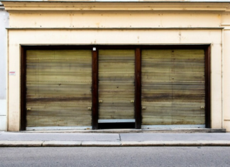 Liquidazioni giudiziali: leggera diminuzione nell’ultimo trimestre 2025 (-1,6%) Negozio-chiuso-serrande