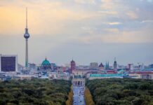 Germania: il fondo tedesco potrebbe mobilitare 130 miliardi di investimenti Berlino-skyline