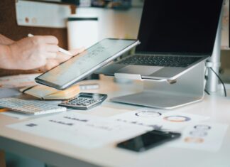 Cartolarizzazioni, a fine gennaio cancellati dai bilanci bancari crediti per 186 miliardi cartolarizzazioni-finance-desktop