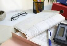 Crediti enti locali: si allungano i tempi del decreto del MEF documenti-contabili-scrivania