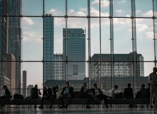 Private capital, quarant’anni dopo: crescita globale e sfide italiane private-equity-concept