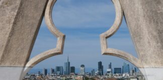 Milano-skyline-dal-Duomo