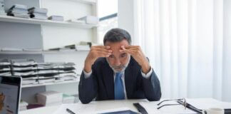 crisi-impresa-imprenditore-stressato