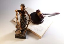 Pene sostitutive: in caso di insolvenza delle pene pecuniarie “principali” possibili anche i domiciliari judge-gavel-law-books
