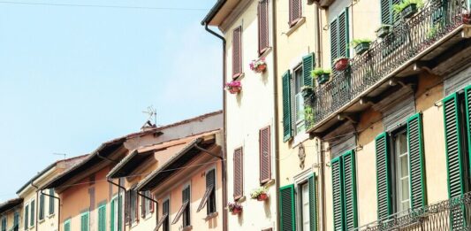 Edifici residenziali e appartamenti in affitto nel mercato delle locazioni in Italia nel 2025.