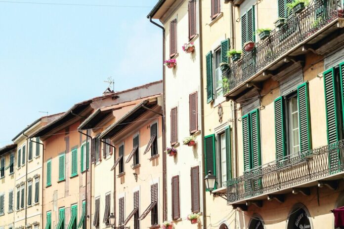 Edifici residenziali e appartamenti in affitto nel mercato delle locazioni in Italia nel 2025.