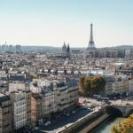 Europa: default in aumento in Francia, in diminuzione in Olanda Panorama urbano di Parigi che rappresenta l'andamento dei fallimenti d'impresa in Francia