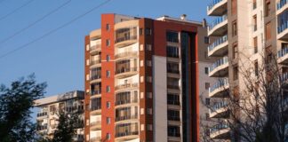 Edifici residenziali in una città italiana per lo studio Bankitalia sul mercato immobiliare.