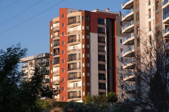Edifici residenziali in una città italiana per lo studio Bankitalia sul mercato immobiliare.