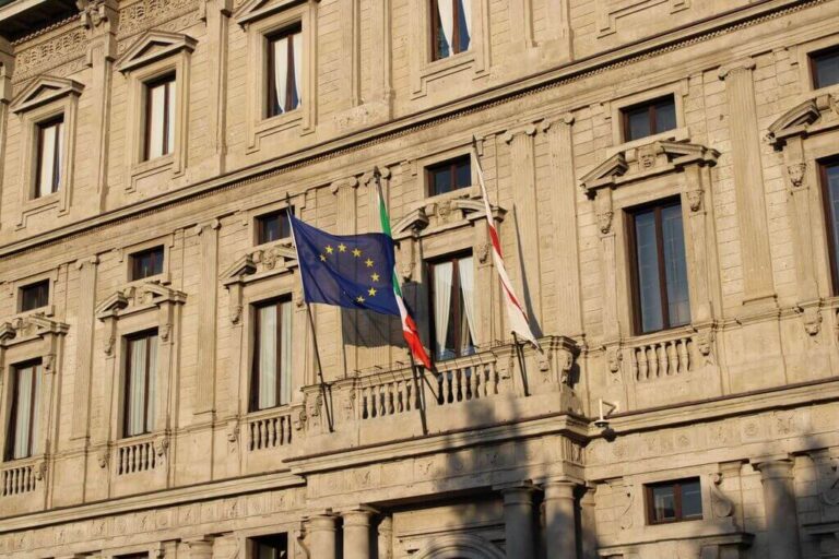 Crediti enti locali, nuovo criterio per il trasferimento obbligatorio ad Amco