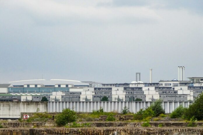 Zona industriale di Amburgo in Germania nel contesto dell’aumento dei fallimenti aziendali nel 2026